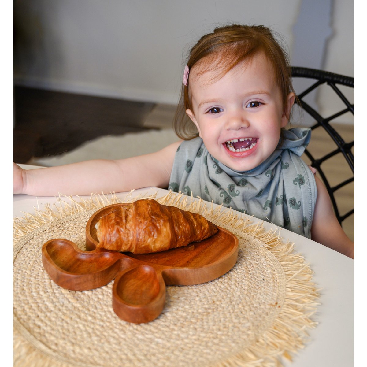 Kinderteller in Hasen-Form aus edlem Khaya-Holz