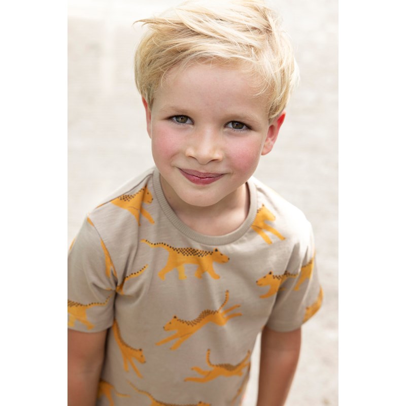 Cooles T-Shirt in Army mit All Over Print Panther aus Baumwolle